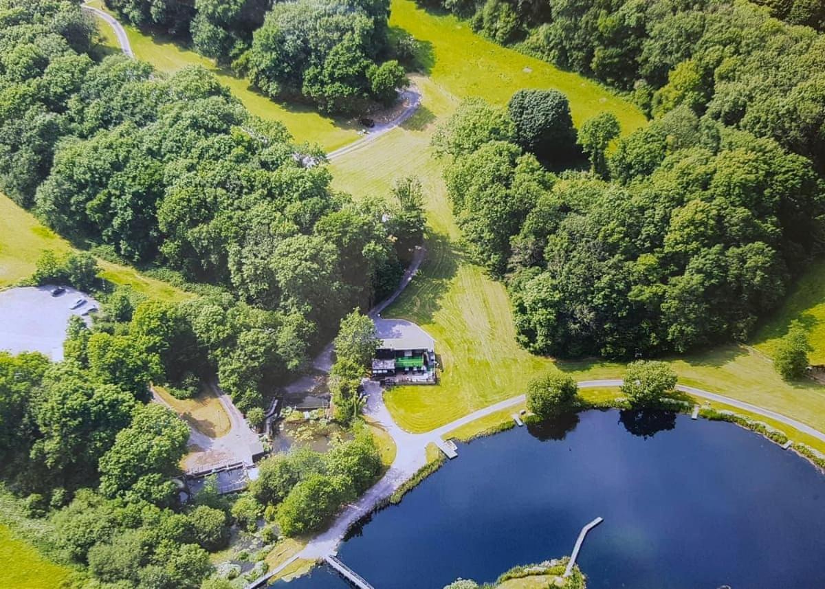 Garnffrwd Park Hotel Llanddarog Buitenkant foto